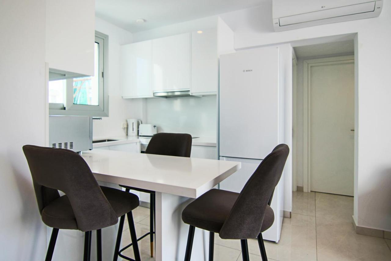 Apartamento Phaedrus Living - Seaside Executive Flat Harbour 202 Paphos Exterior foto